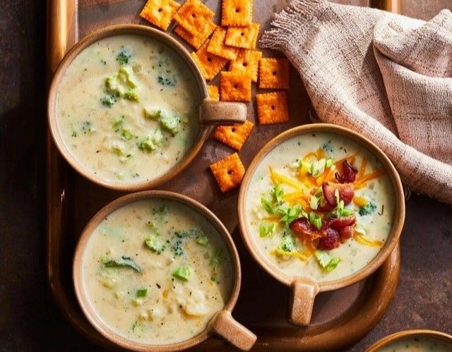 🍲 Tuesday: Cheddar, Broccoli, and Baked Potato Chowder Embrace Tuesday with the creamy goodness of Cheddar, Broccoli, and Baked Potato Chowder. It's a hug in a bowl, minus the effort. 