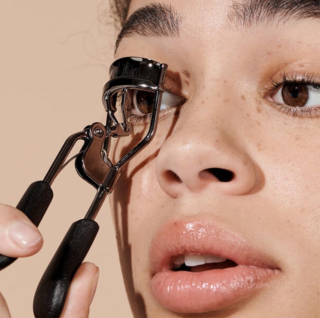 model using Pro Eyelash Curler