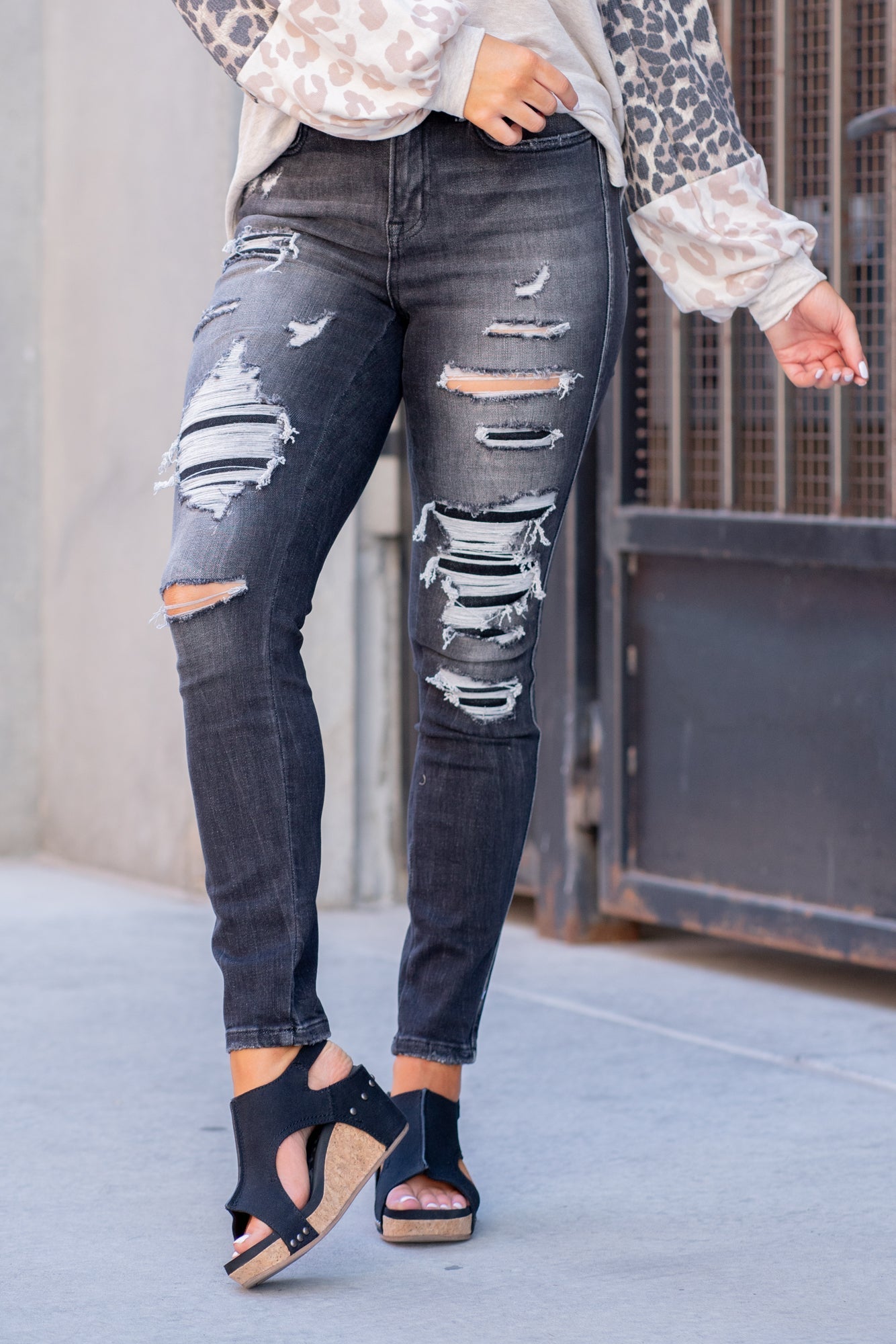 Feel it Still High Rise Distressed Skinny