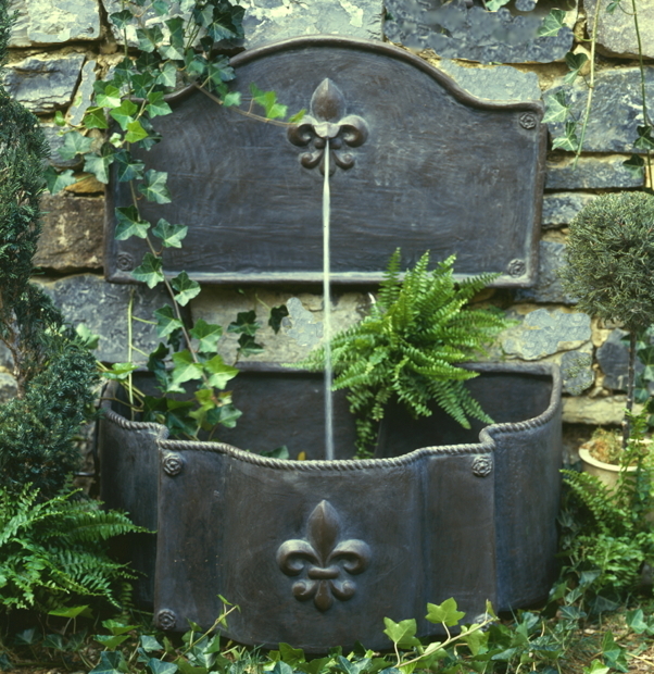 Fleur de Lis Water Lily Pad Fountain