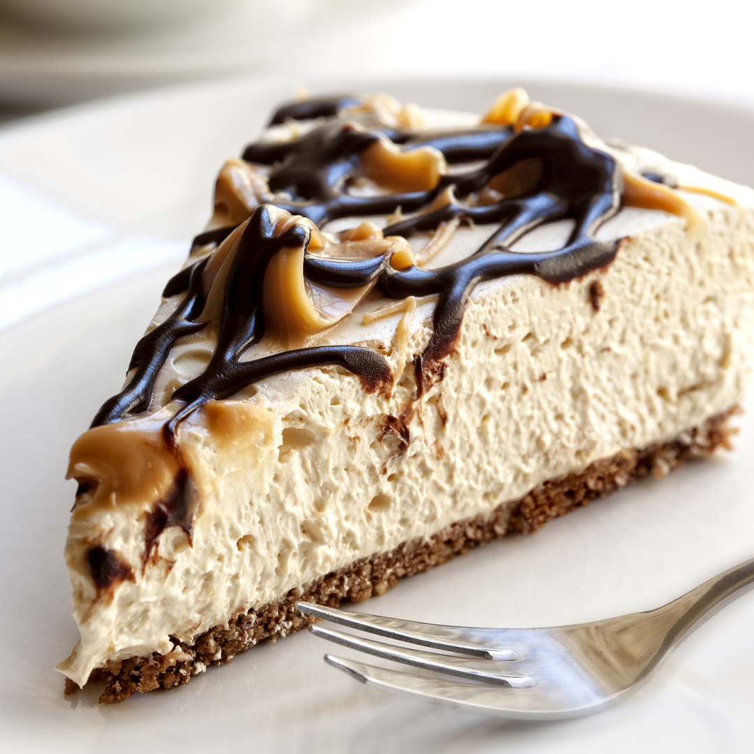 🎂 Chocolate Salted Caramel Cheesecake Your sweet escape is here! Duo Crisp Chocolate Salted Caramel Cheesecake—because your taste buds deserve it.