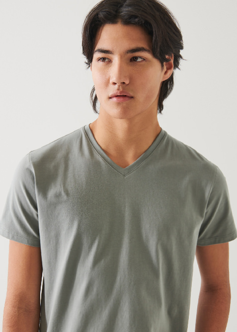 PIMA COTTON STRETCH V-NECK T-SHIRT