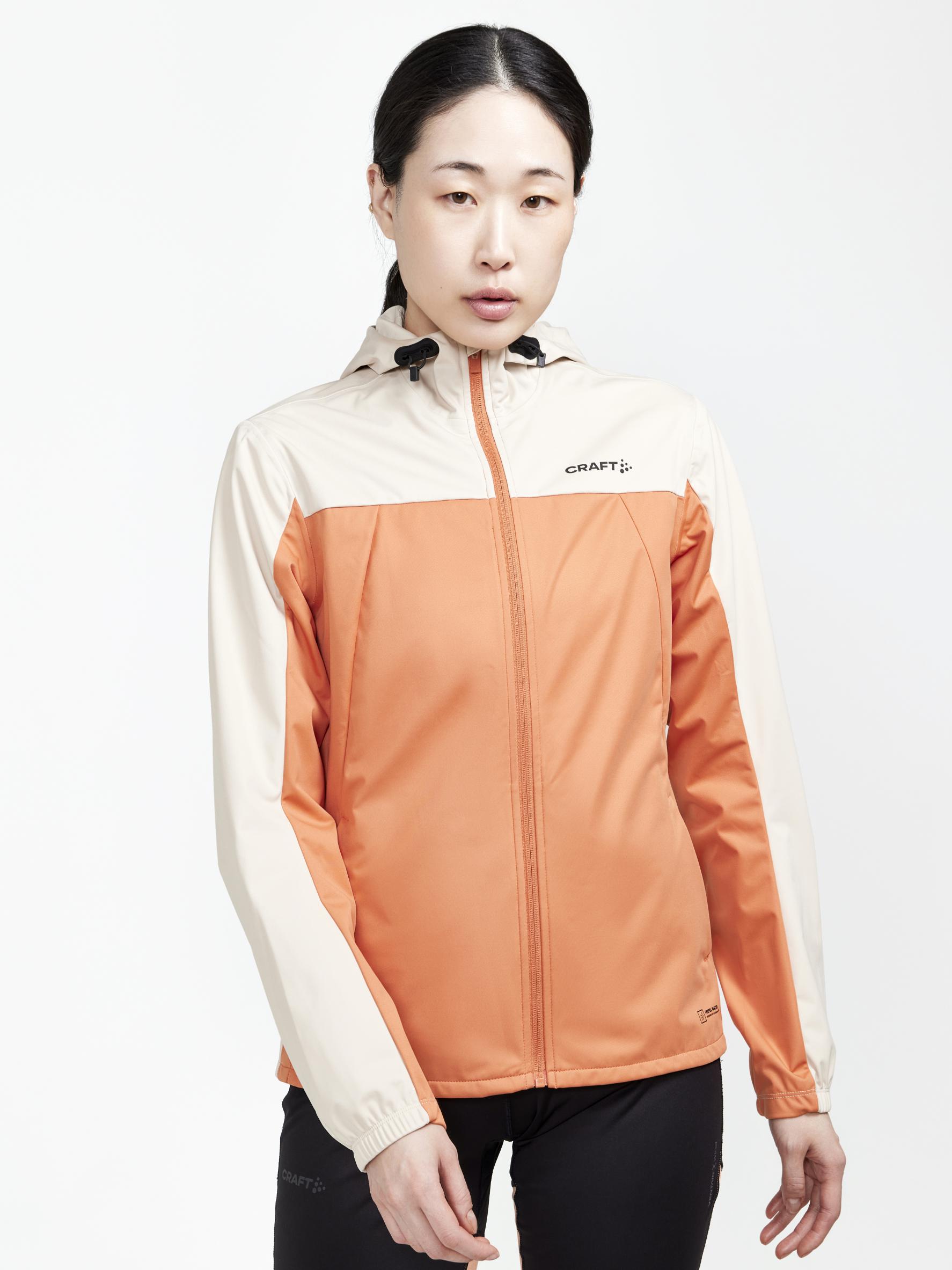 Image of WOMEN'S ADV ESSENCE HYDRO JACKET