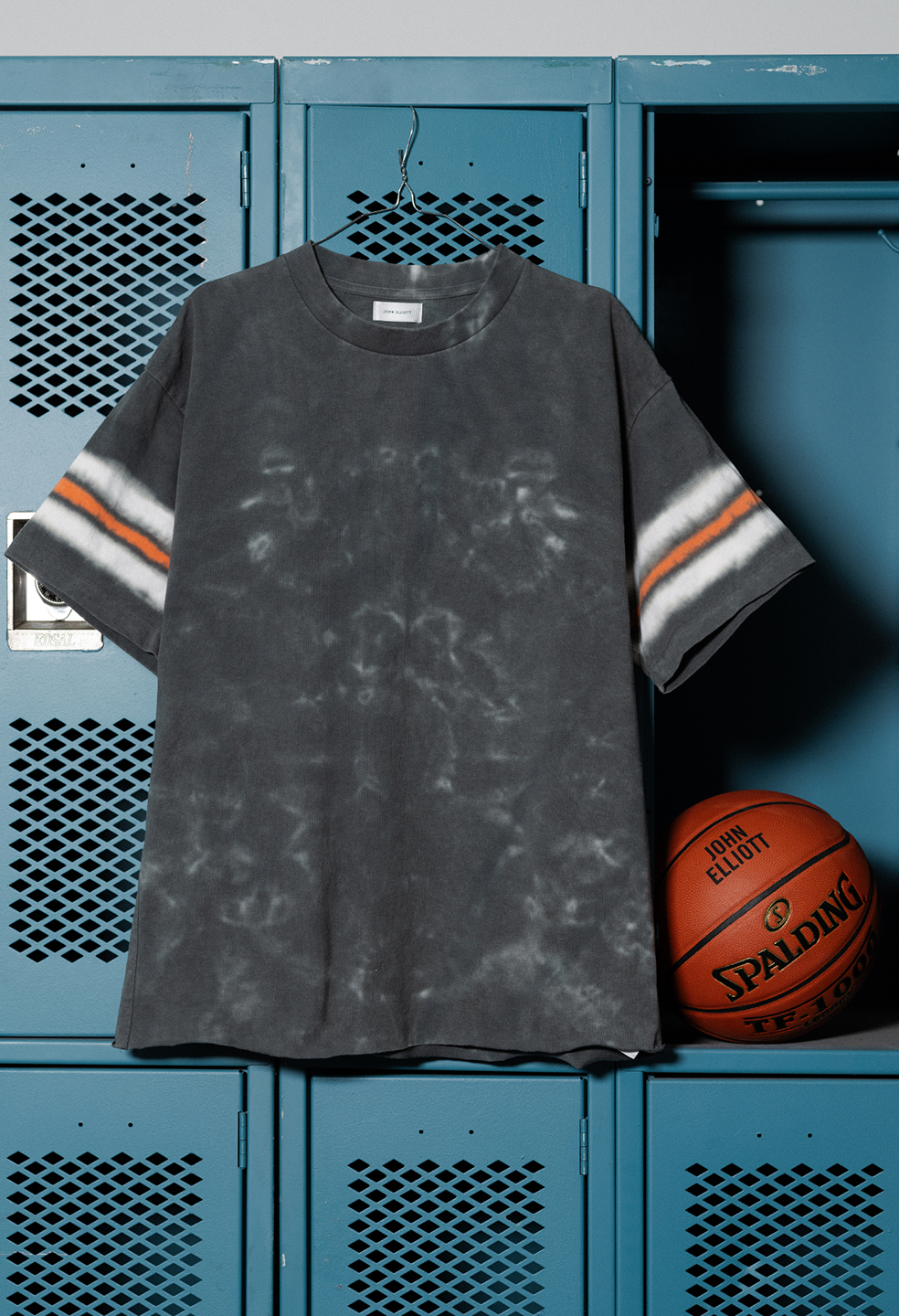 collegiate-tee-blitz-dye