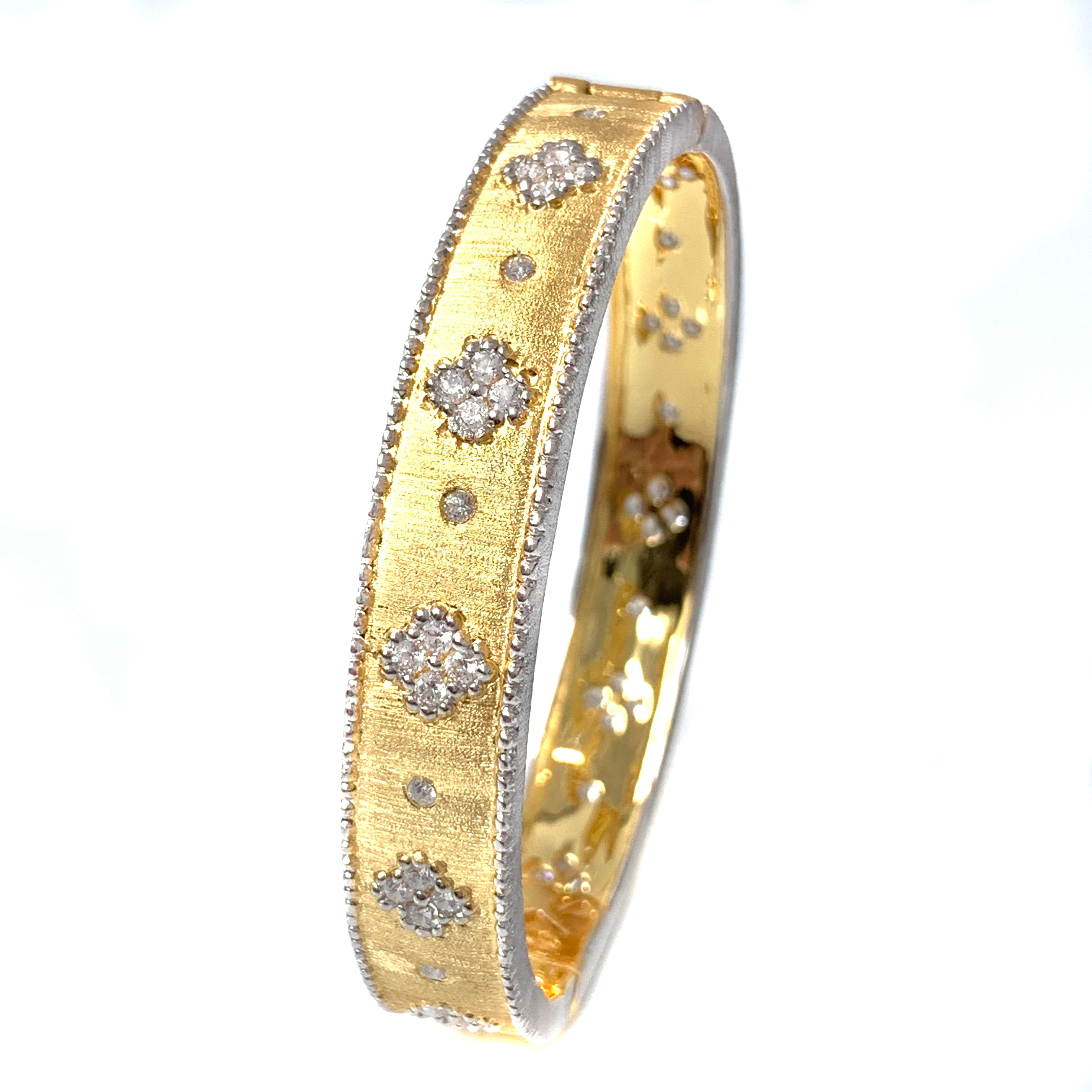 Image of Bijoux Num Clover Bangle Oval Clover CZ Gold Plated