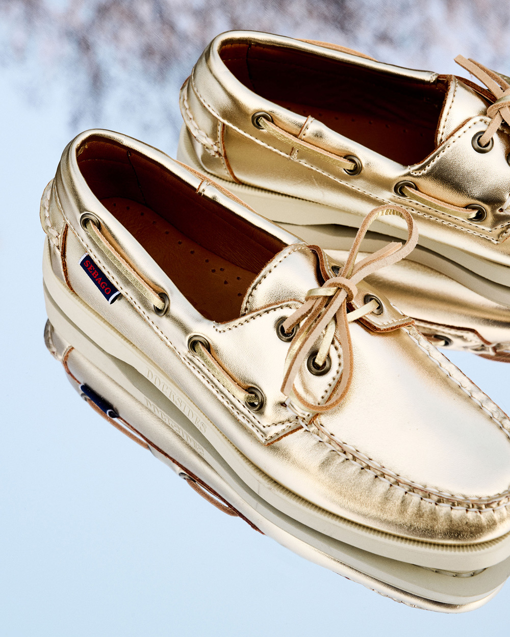 https://sebago-usa.com/products/portland-met-gold