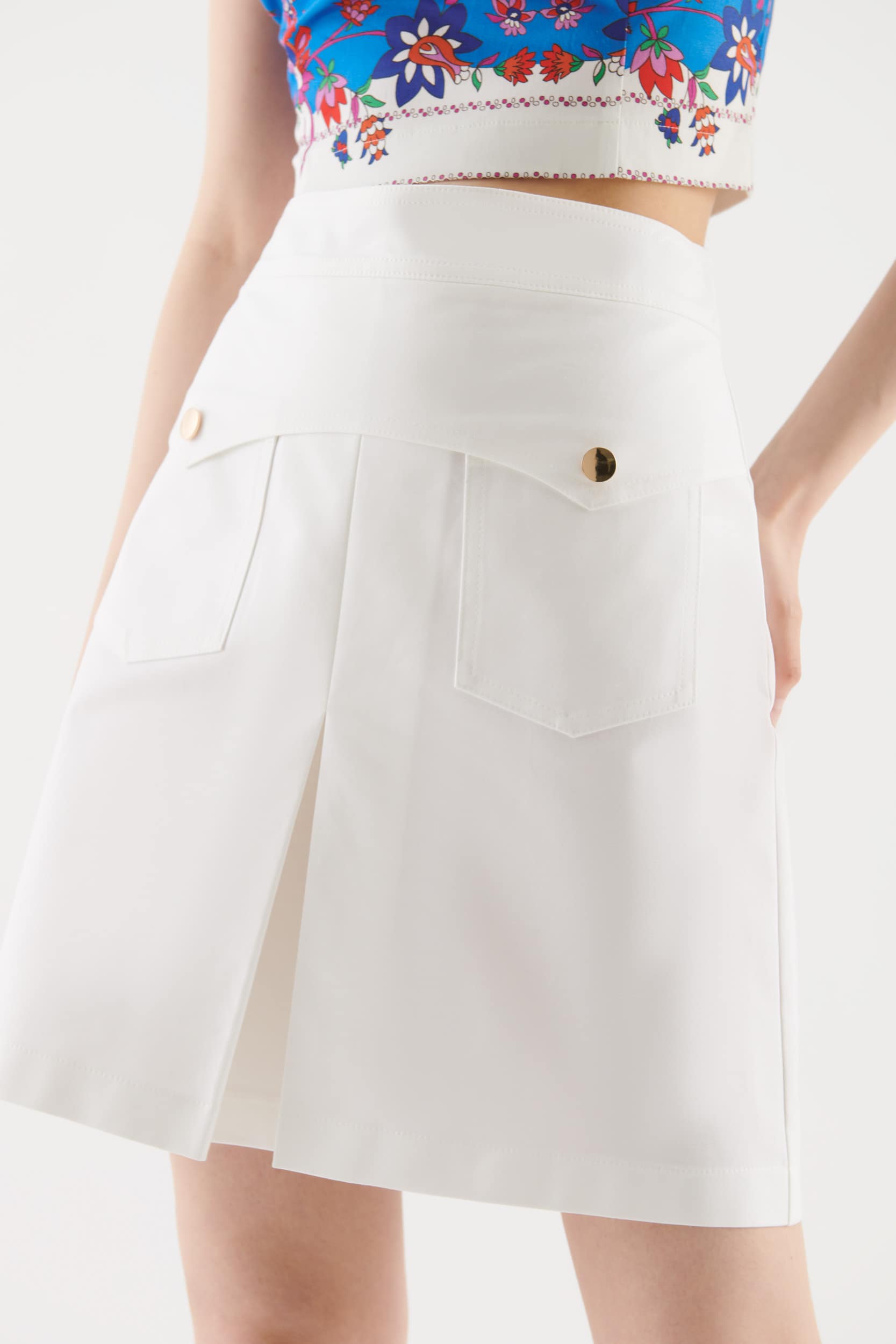 Image of Front Pocket Detailed Skirt