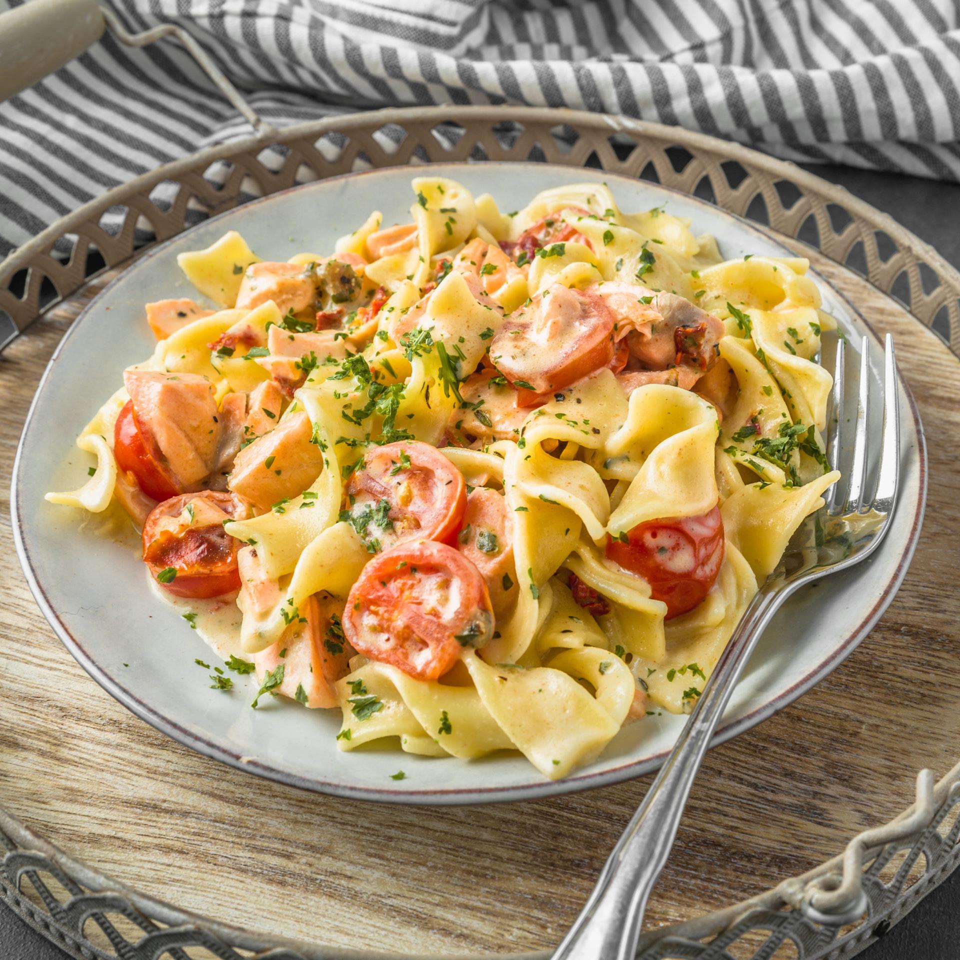 🍝 Monday Specials: Tagliatelle with Smoked Salmon Beat the Monday blues with a plate of Tagliatelle with Smoked Salmon and Cherry Tomatoes. It's Monday magic on a plate.