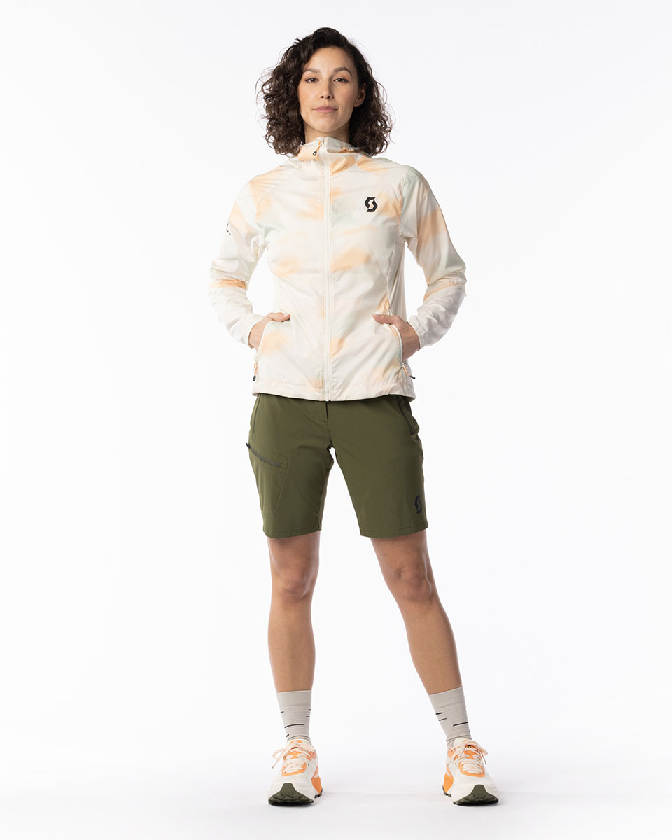 A woman wearing the SCOTT Mountain Wear Collection