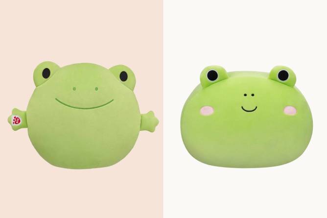 Build-A-Bear Skoosherz frog plushie next to Jazwares Squishmallows frog plushie. Both look similar with simple smiling faces and round bodies.