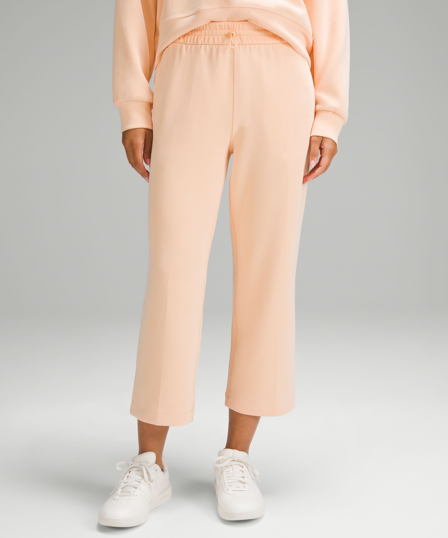 Softstreme High-Rise Straight-Leg Cropped Pant