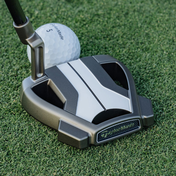 Spider Tour X L-neck Proto putter on the green with a golf ball