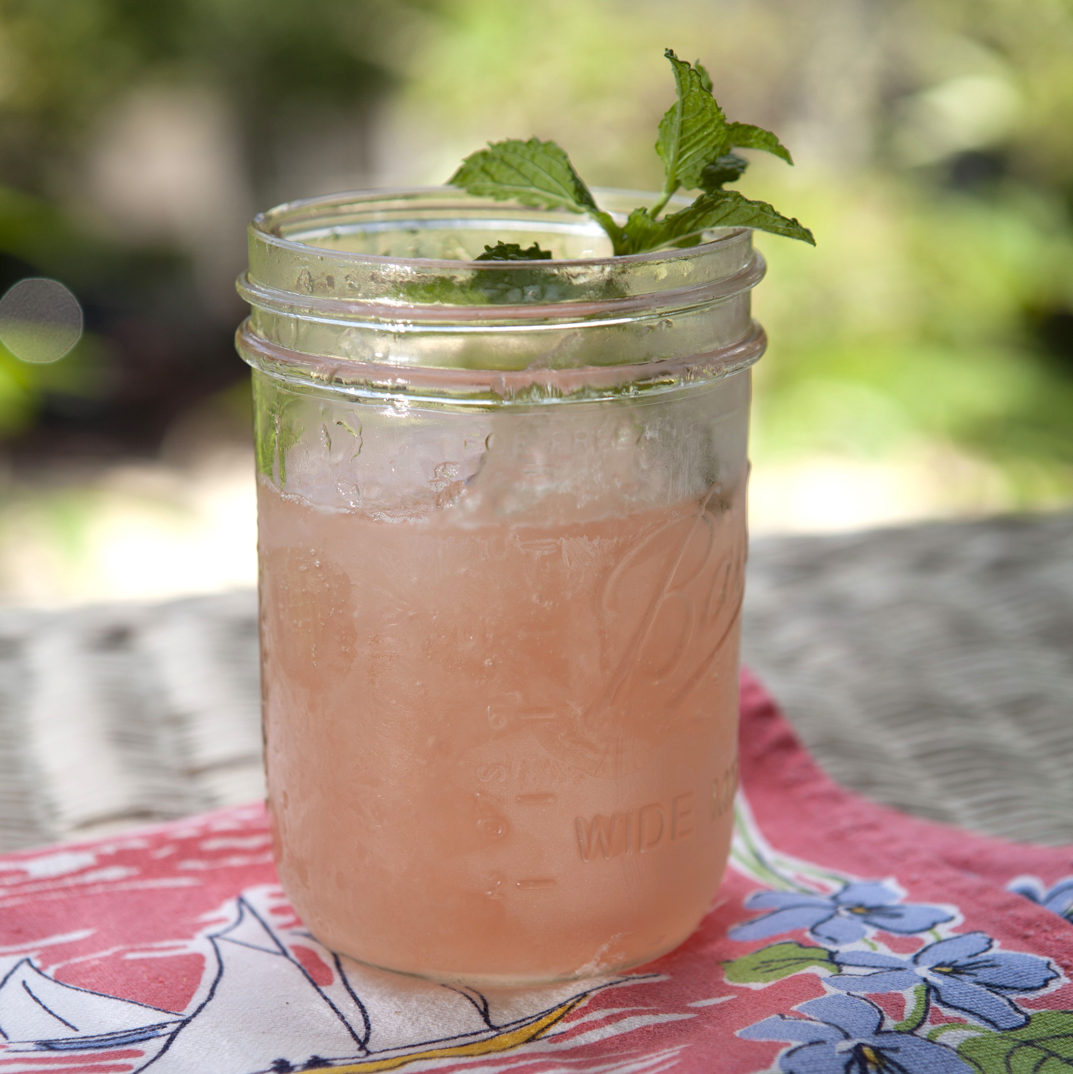 We're Crowning Mason Jar Watermelon Frosé the Drink of Summer