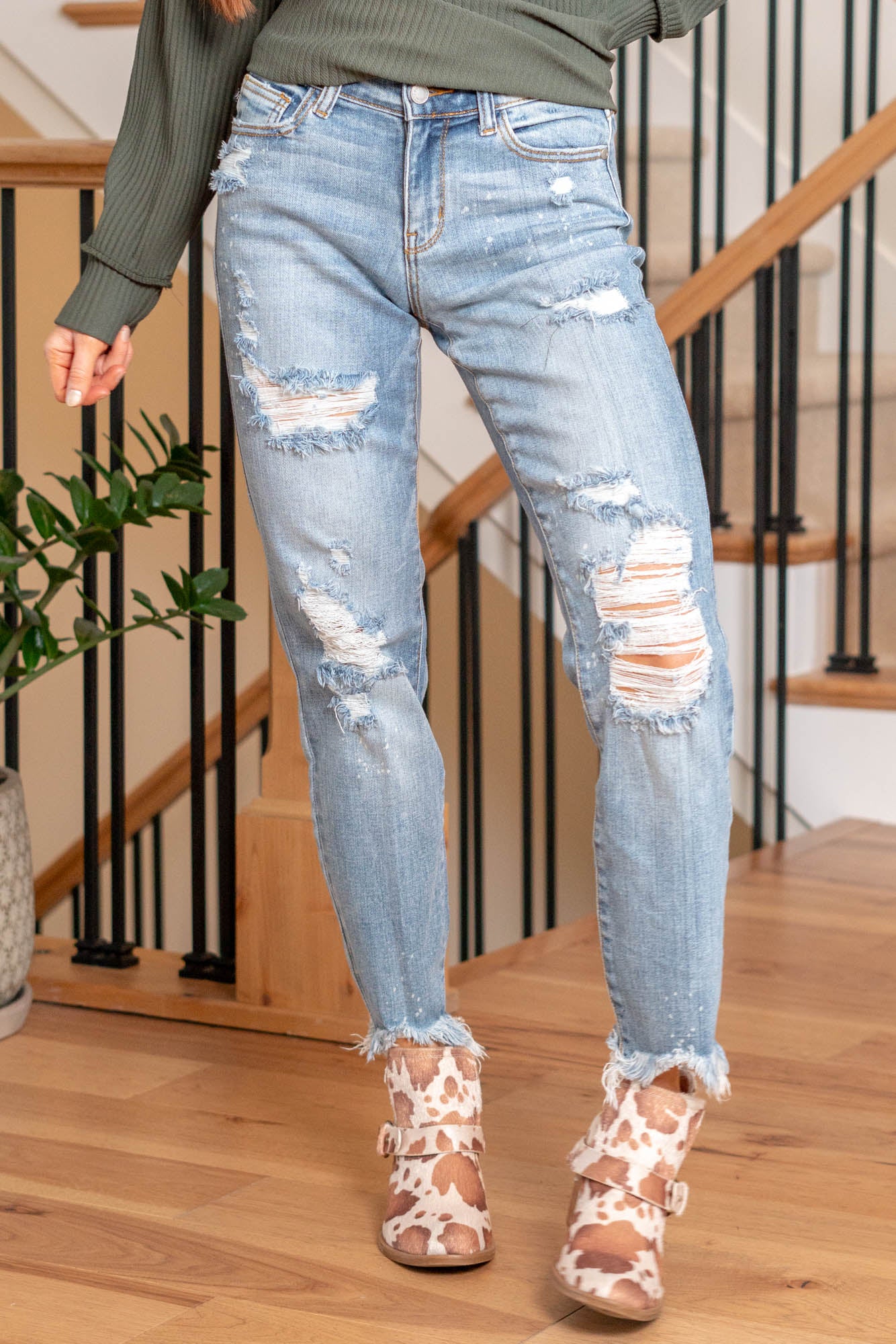 Monroe Mid Rise Ripped Boyfriend Mom Jeans