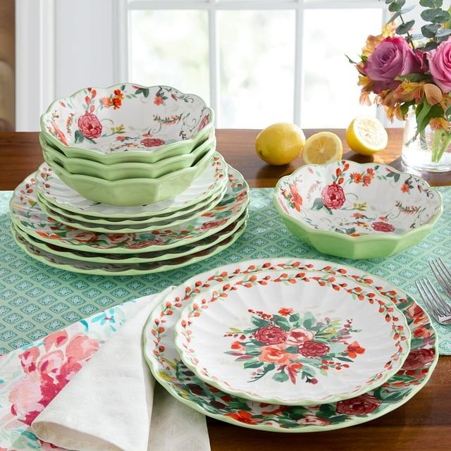 Ree's Dinnerware Set Comes in a *Gorgeous* New Pattern