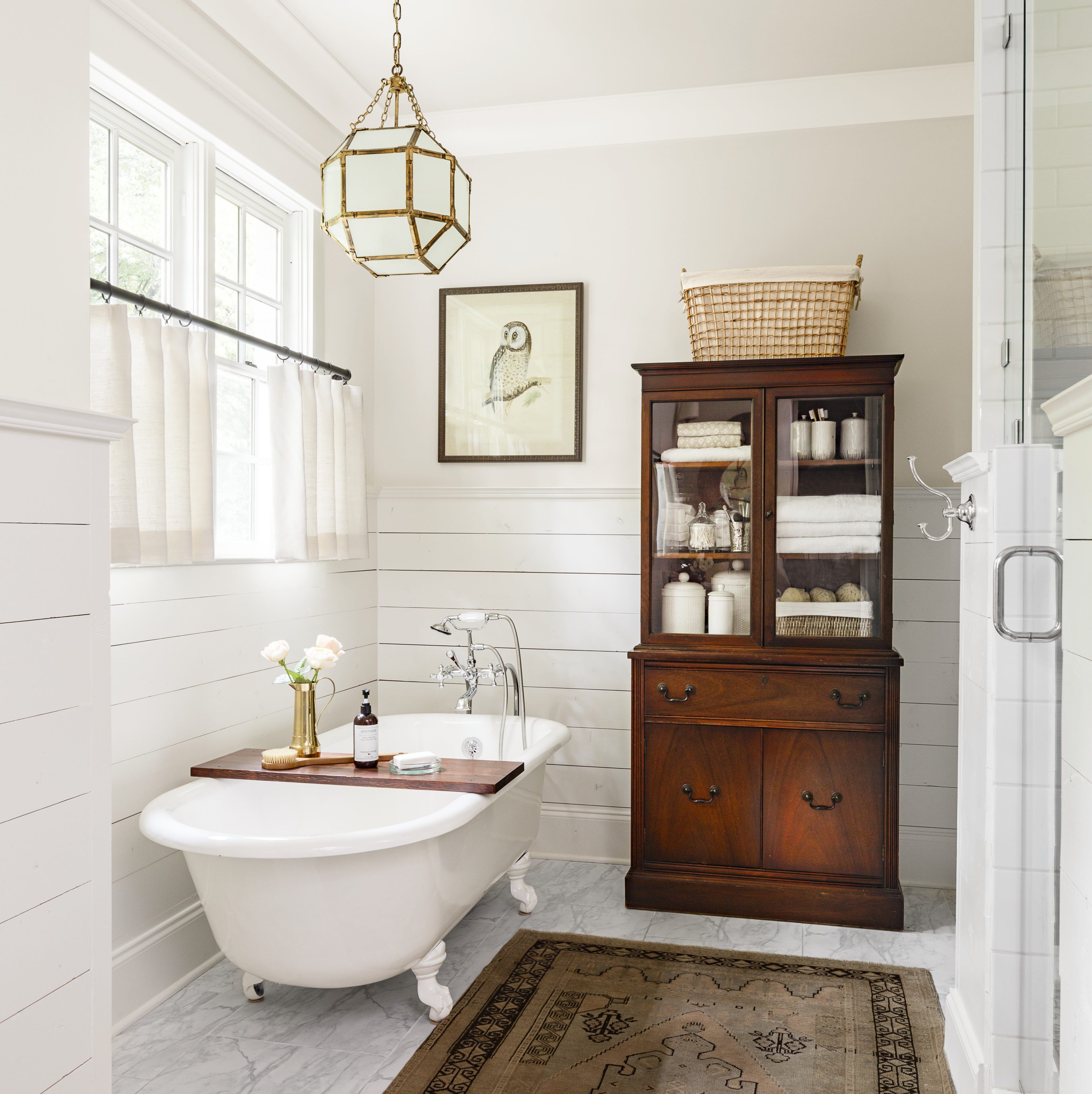 Transform Your Blah Bathroom with a Claw-foot Tub