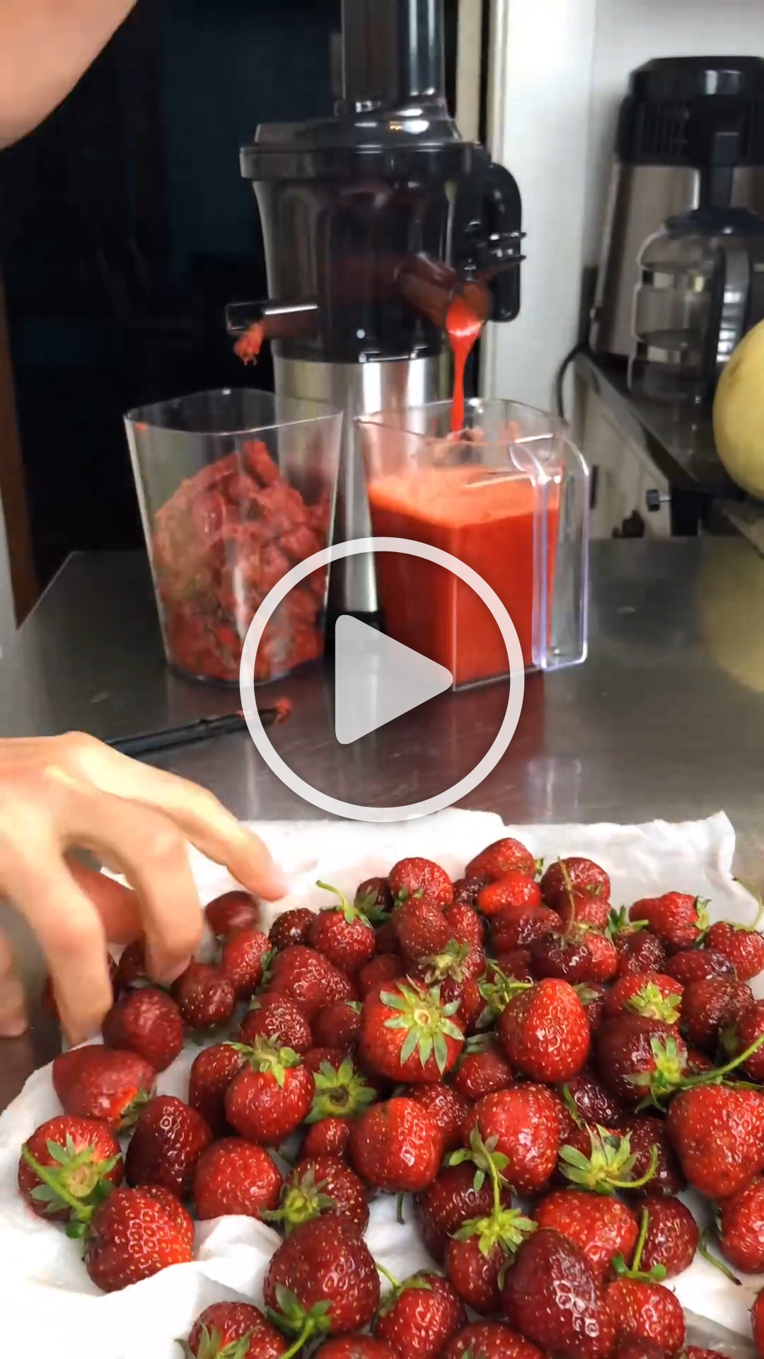 Ever made straight strawberry juice? @juicefeaster uses his go-to travel juicer to make this amazing juice!