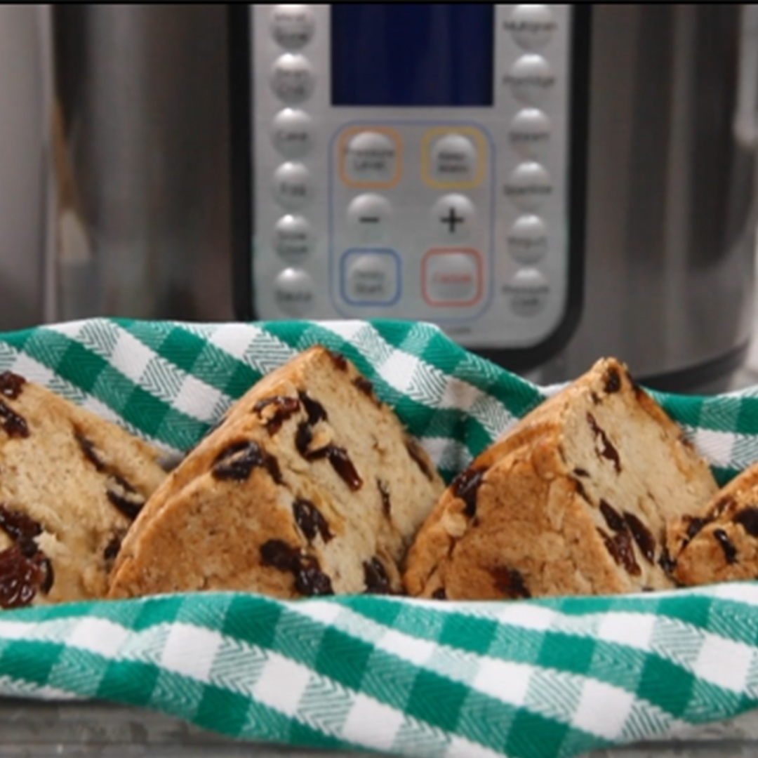 🍞 Instant Pot Irish Soda Bread - Baked to Perfection No Irish feast is complete without the warmth of Irish Soda Bread. Bake up this delightful treat in your Instant Pot. 