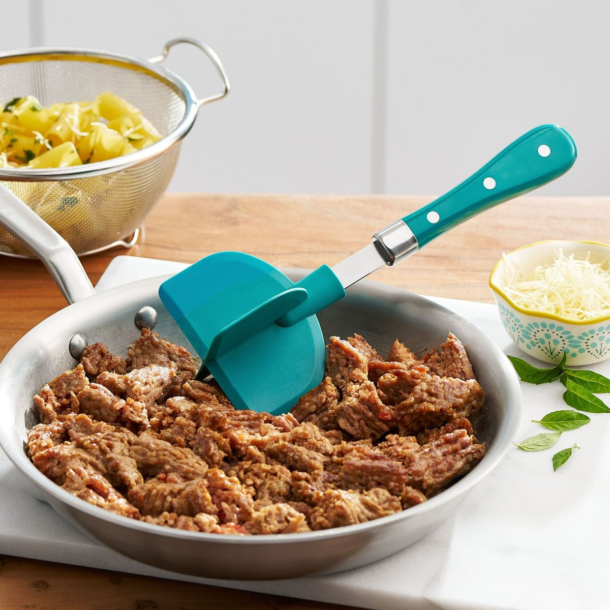 The Pioneer Woman Meat Chopper Makes Meal Prep So Much Faster