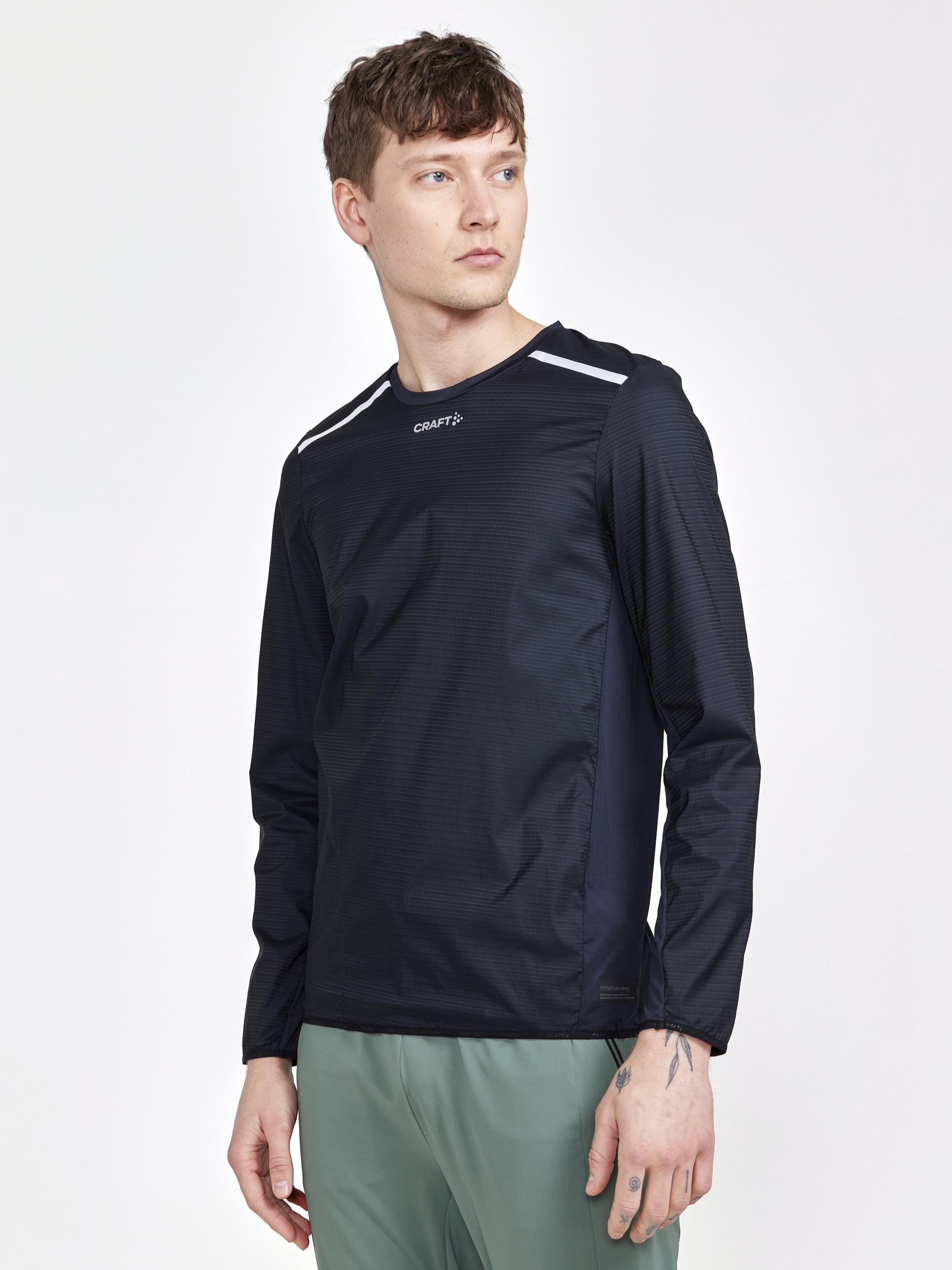 Image of MEN'S PRO HYPERVENT RUNNING WIND TOP