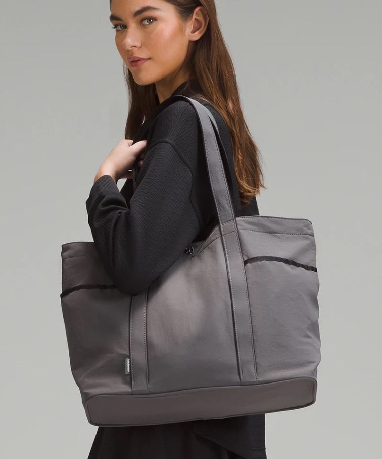 Daily Multi-Pocket Tote Bag 20L