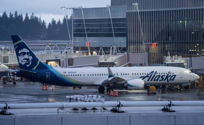 An Alaska Airlines Boeing 737 Max 9