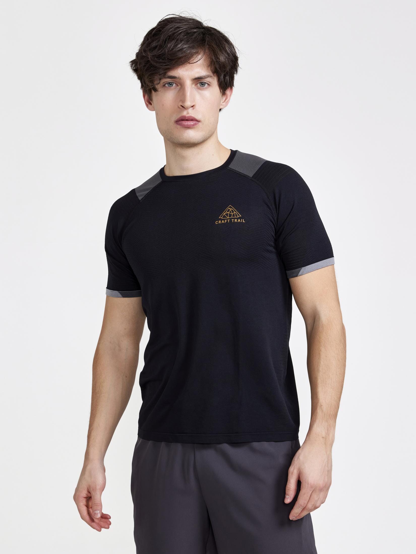 Image of MEN'S PRO TRAIL RUNNING FUSEKNIT SHORT SLEEVE TEE