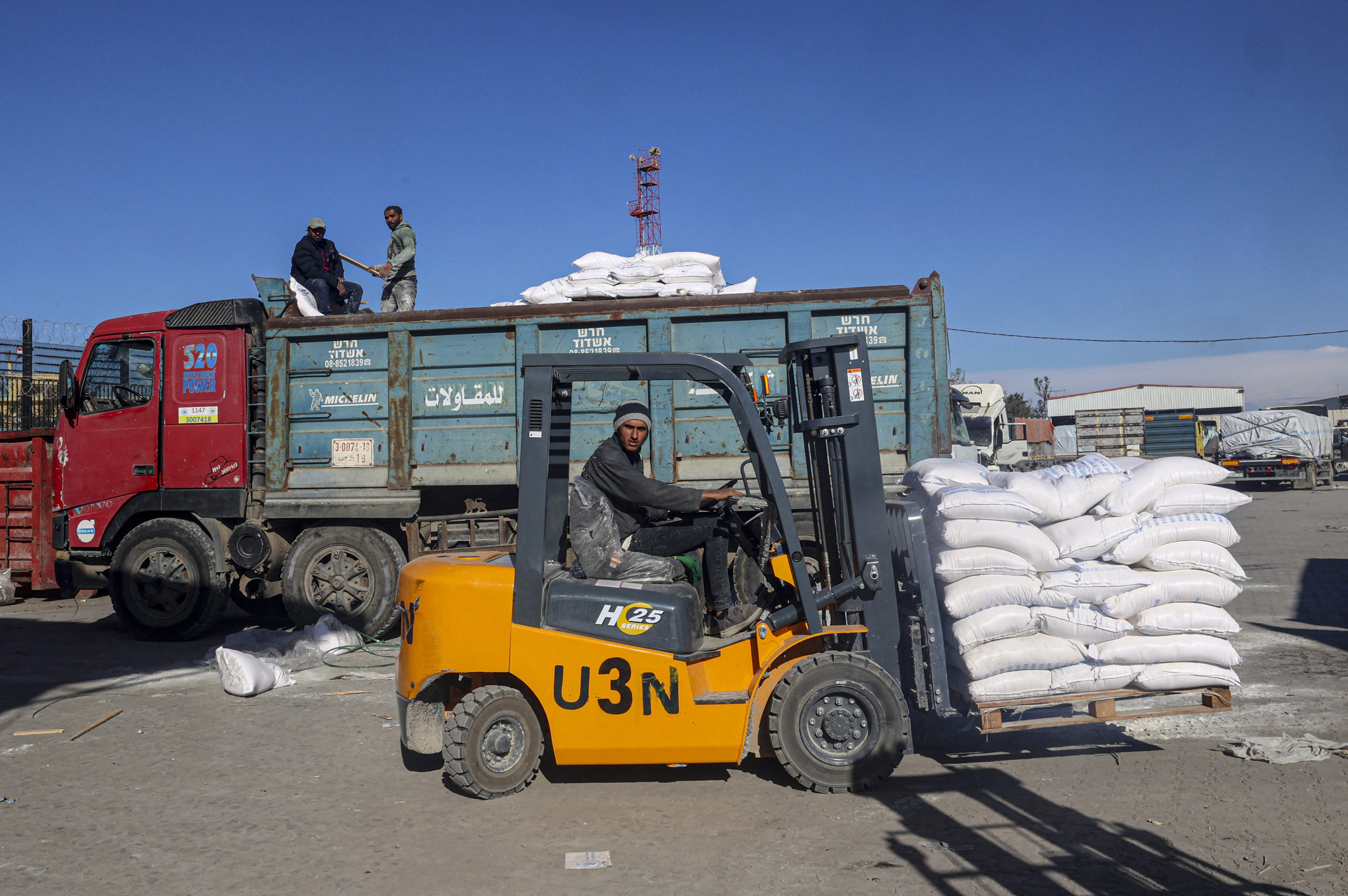 Photo: Israel Says It's the UN That Is Failing to Deliver Aid to Gaza