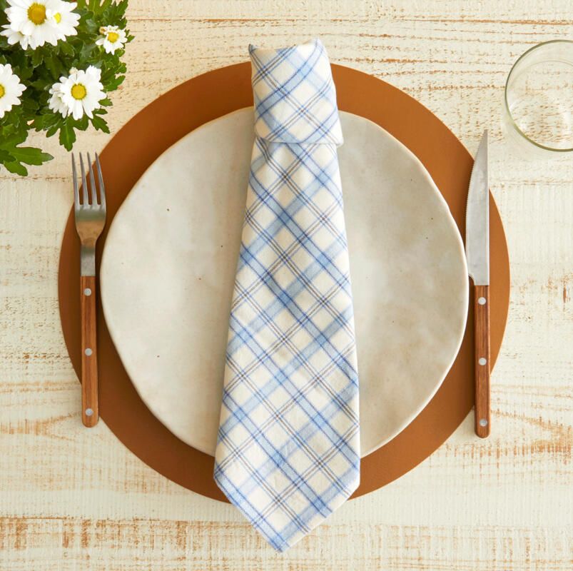 Here’s How to Make the Cutest Necktie Napkin, Step by Step