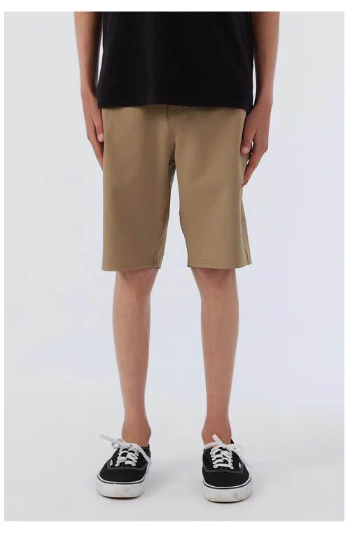 BOY'S RESERVE SOLID 18" HYBRID SHORTS