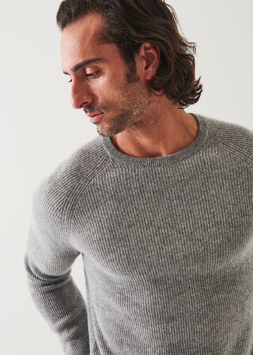 RIBBED CASHMERE CREWNECK