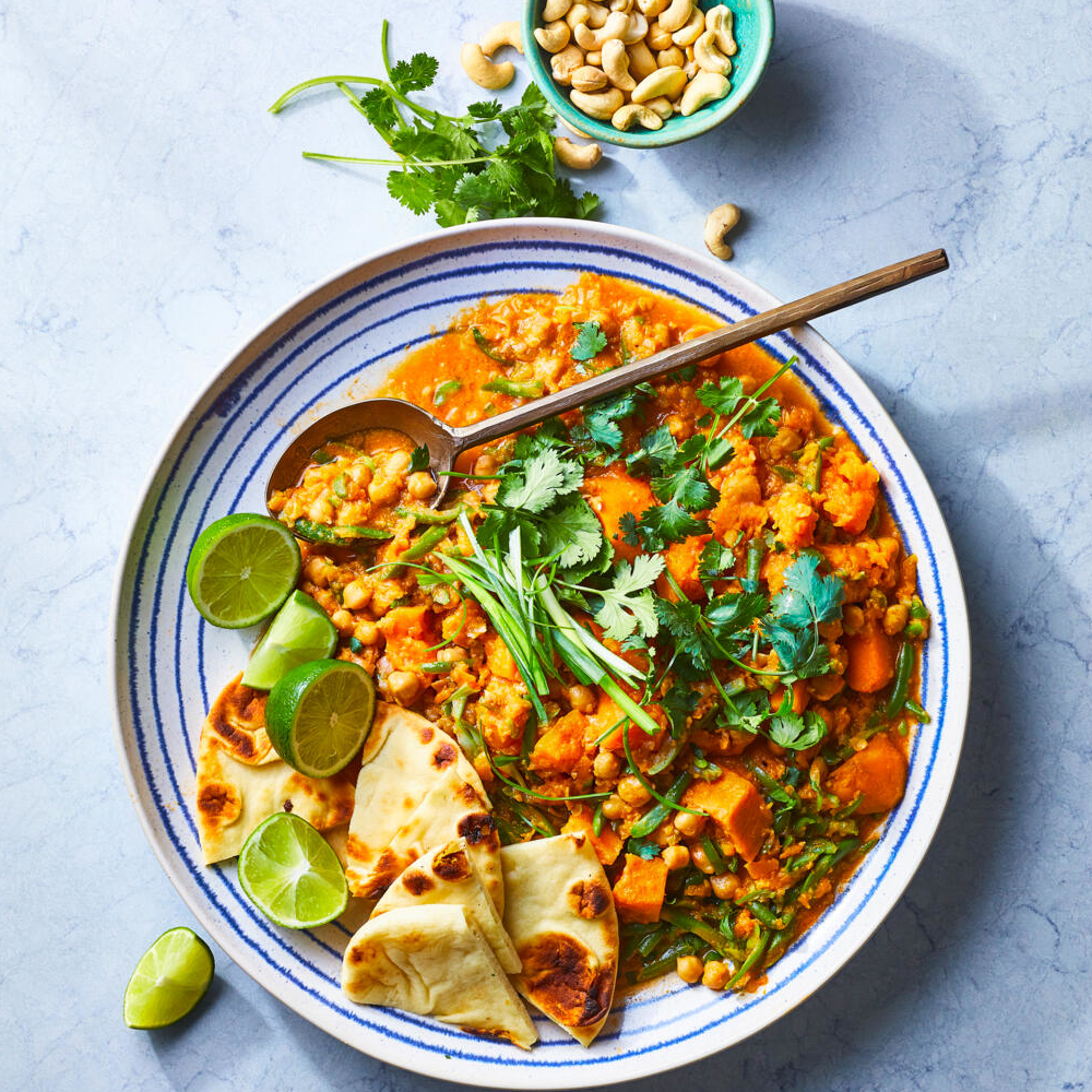 🍠 Thursday: Coconut Curry Sweet Potatoes and Chickpeas Sweet, spicy, and oh-so-simple – this Coconut Curry Sweet Potatoes and Chickpeas will make Thursday night a flavor-packed celebration.