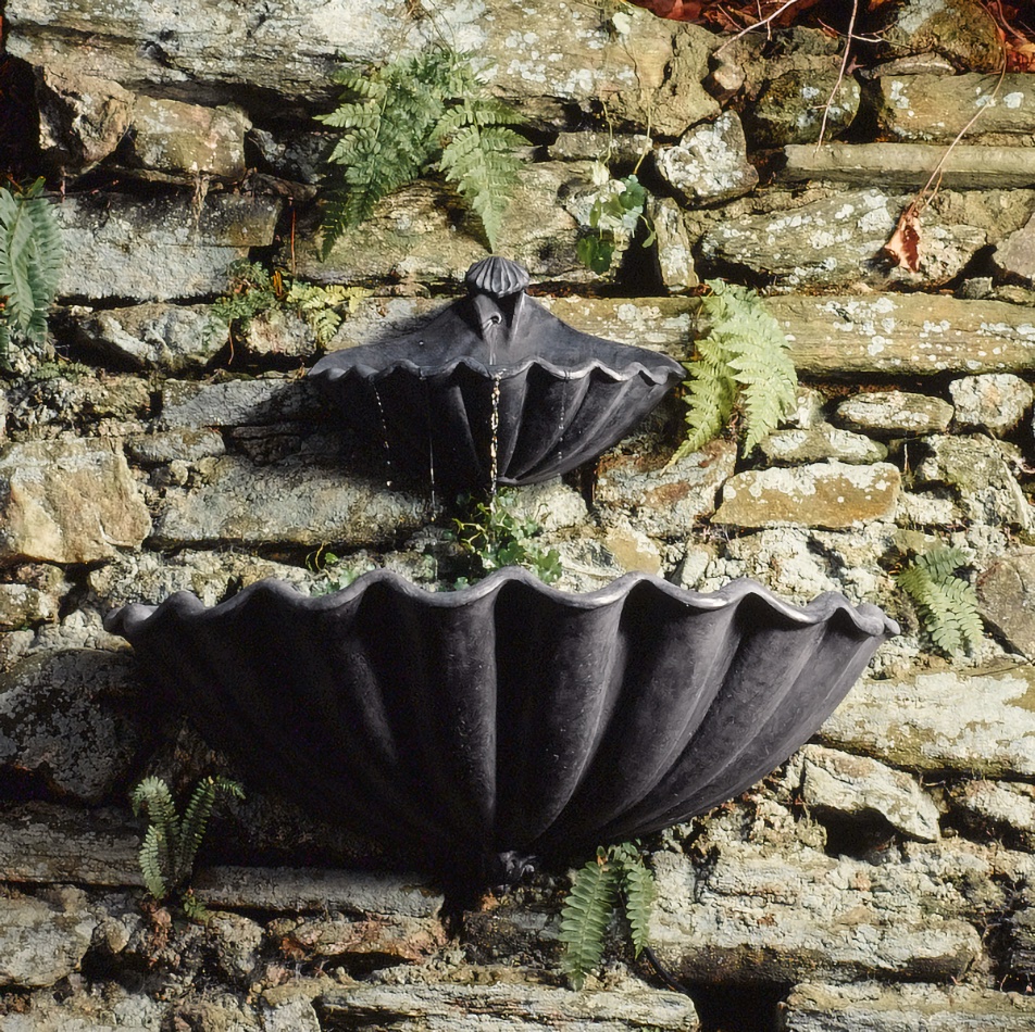 Classic Clam Shell Wall Fountain