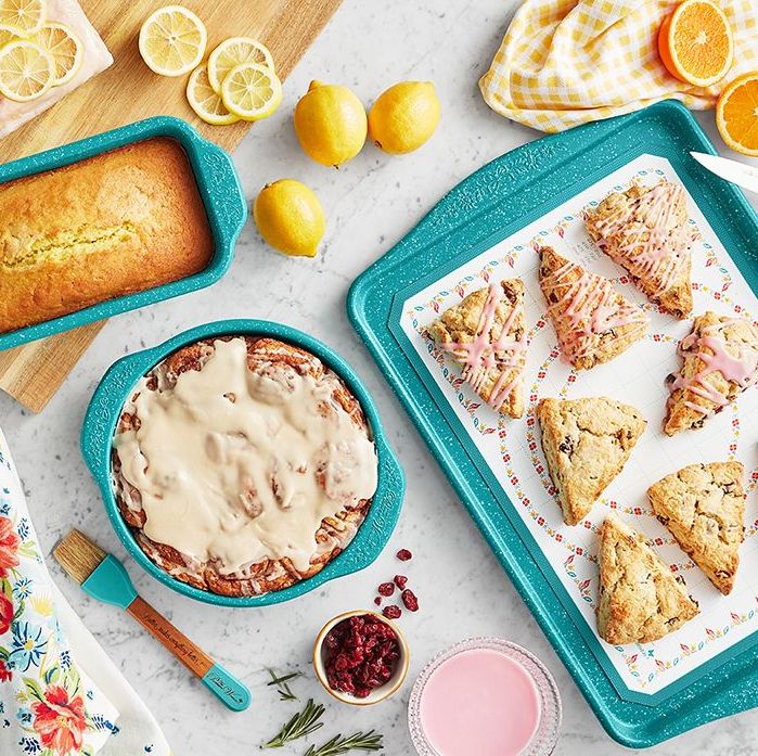 The Pioneer Woman Metal Bakeware Sets Are Must-Haves in the Kitchen