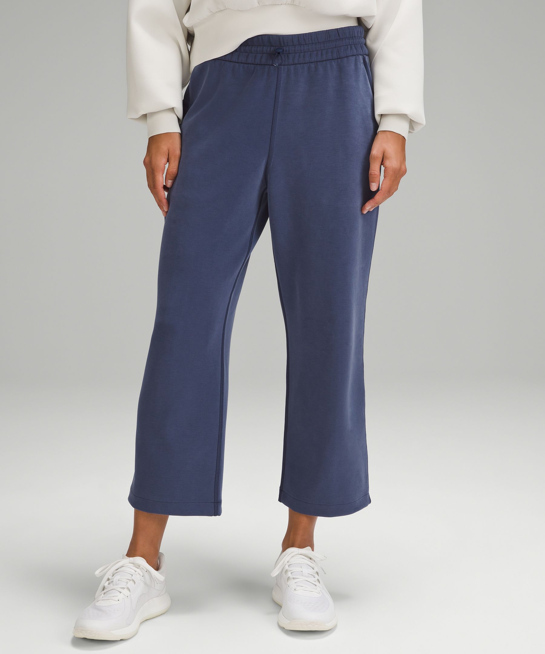 Softstreme High-Rise Straight-Leg Cropped Pant