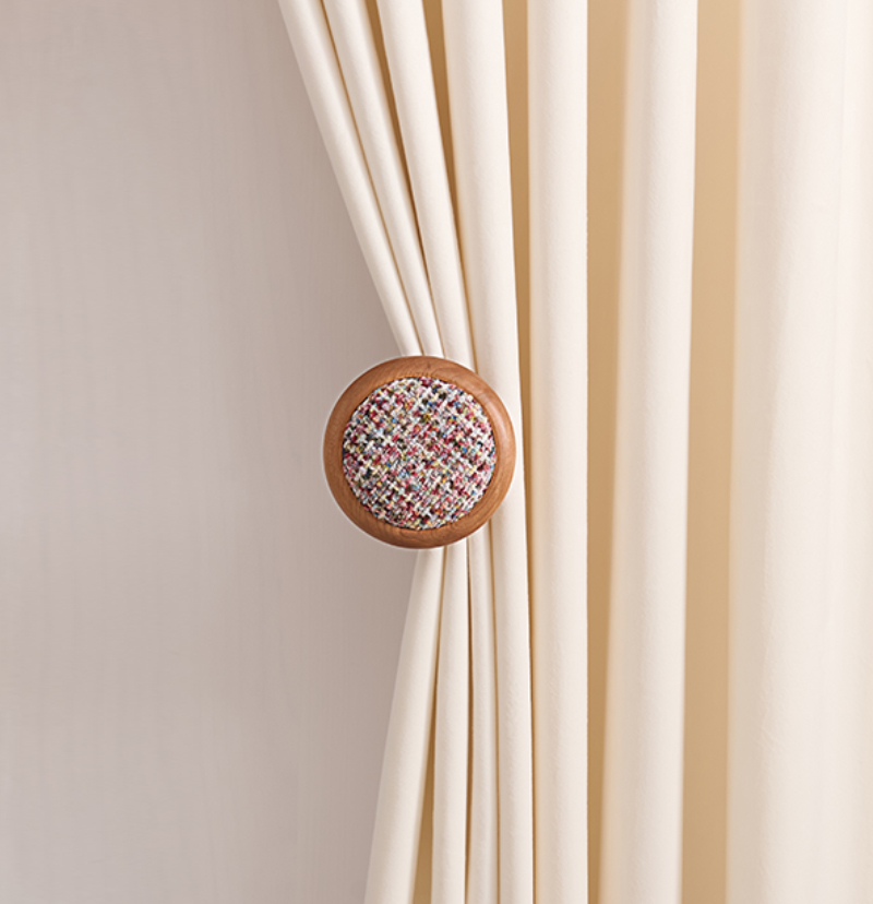 Chanel Style Botton Yarn Wooden Curtain Wall Hook