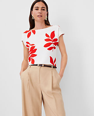 Leafed Boatneck Shirttail Top