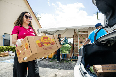 Miami Dolphins and Ambetter from Sunshine Health Tackle Food Insecurity to Serve 500 Meals to South Florida Families