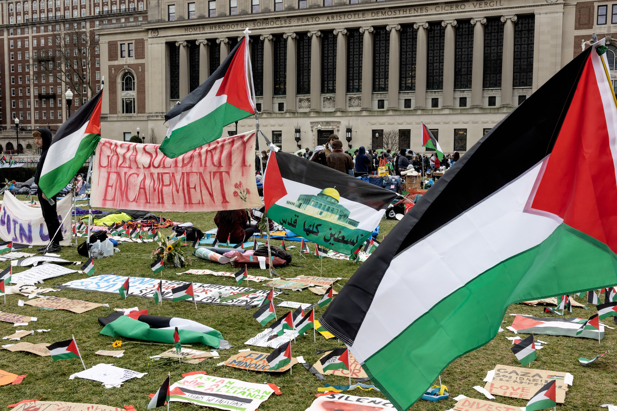 Photo: Student Protests Spread to Other Campuses Across America