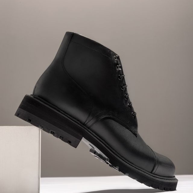 Men's Black Matte Boots