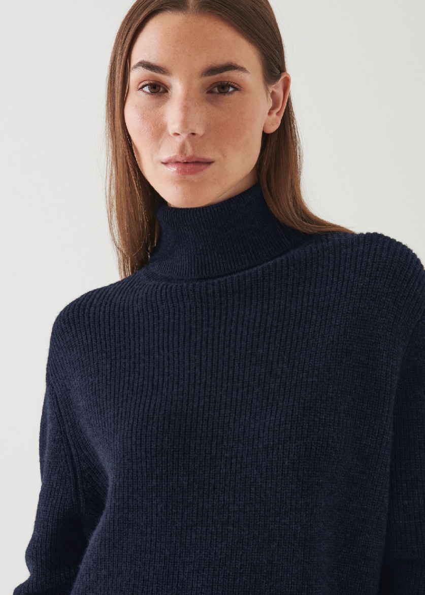 BOYFRIEND RIBBED TURTLENECK