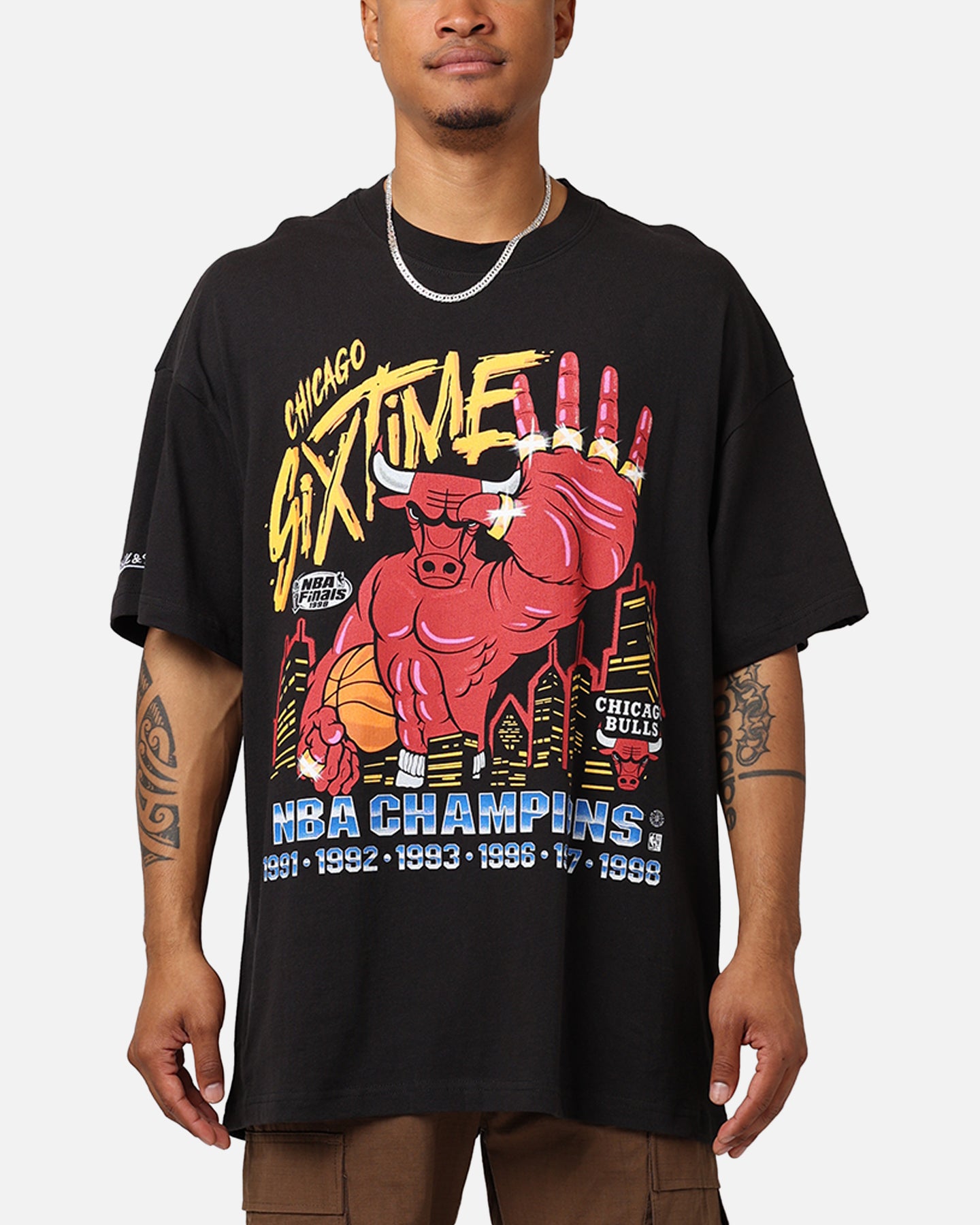 Image of Mitchell & Ness Chicago Bulls Six Time T-Shirt Black