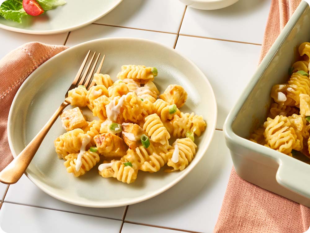 Creamy Buffalo Chicken Mac & Cheese