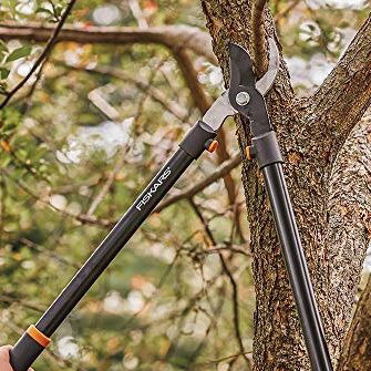 This $28 Garden Tool Has Over 17,000 5-Star Reviews on Amazon