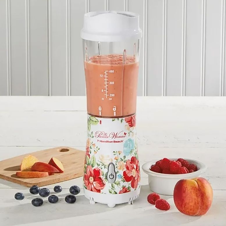 Kick Off a Healthier 2024 With Ree’s Smoothie Blender That's Just $14