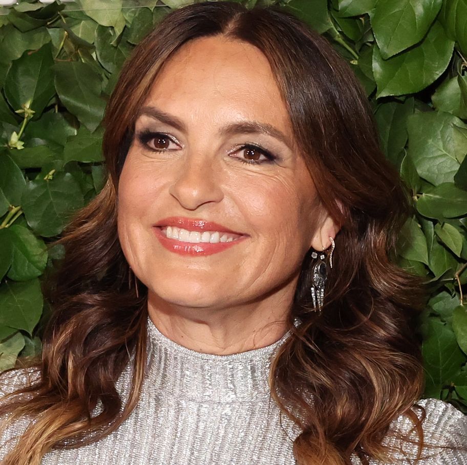 Fans Call Out the Way Mariska Hargitay’s Husband Looked at Her During a Recent Red Carpet Event