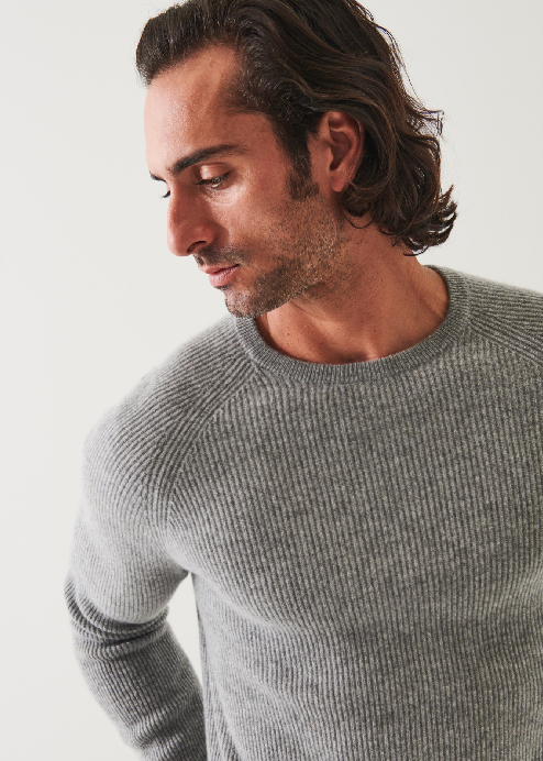 RIBBED CASHMERE CREWNECK