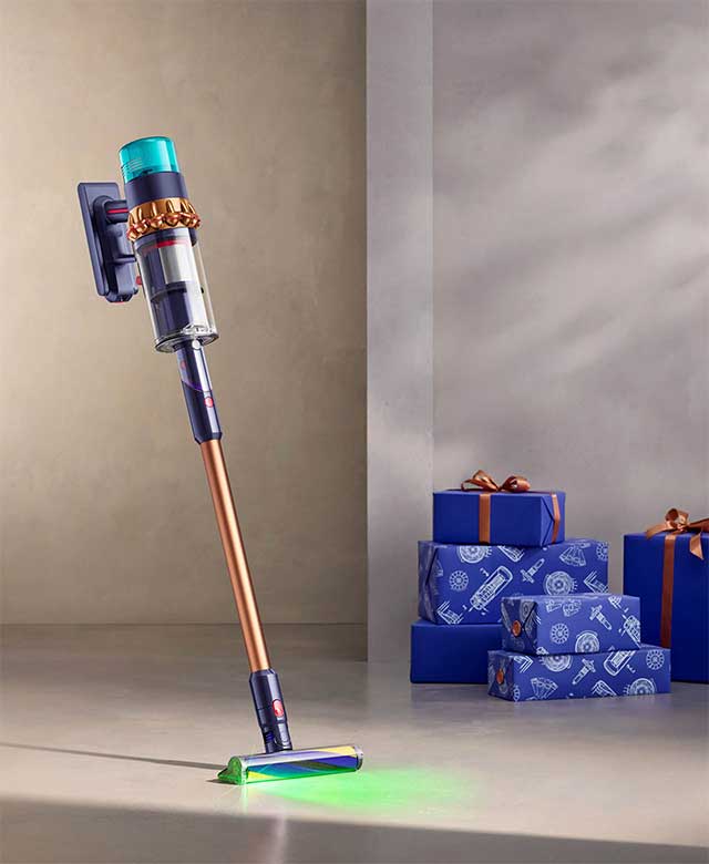 Dyson Gen5detect vacuum in Prussian blue and Rich copper