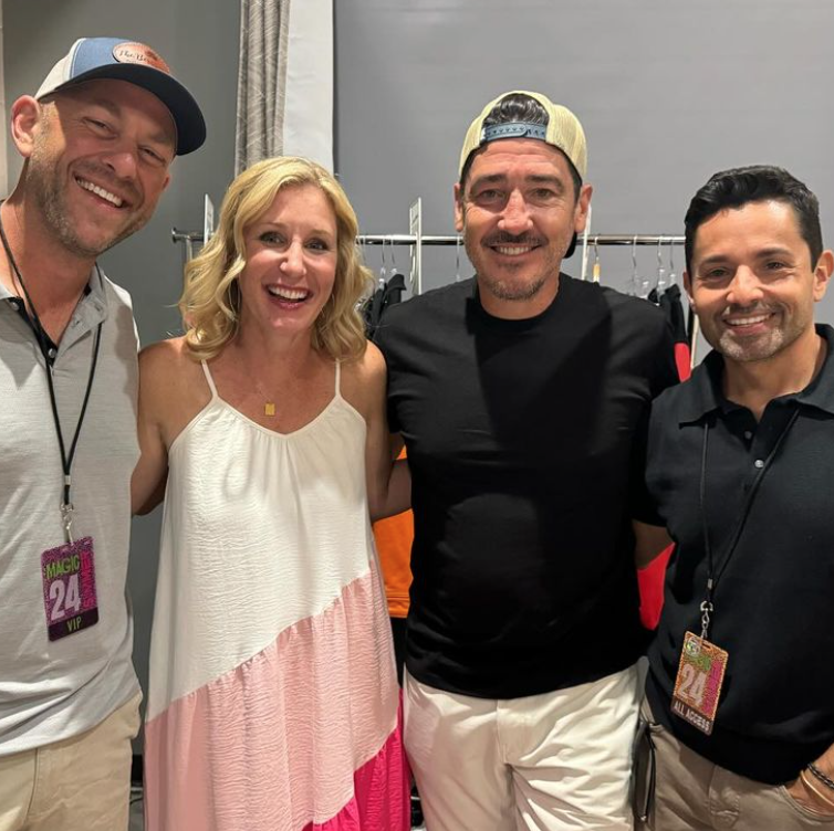 HGTV Stars Dave and Jenny Marrs Show Support for Jonathan Knight at NKOTB Concert