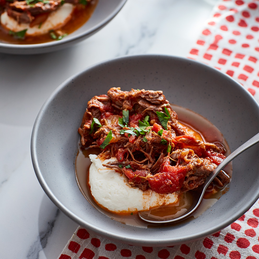 🍖 Friday: Italian Pot Roast Ragu Wrap up the week with a Friday tradition! This Italian Pot Roast Ragu is ready in half the time with all the slow-cooked flavors.